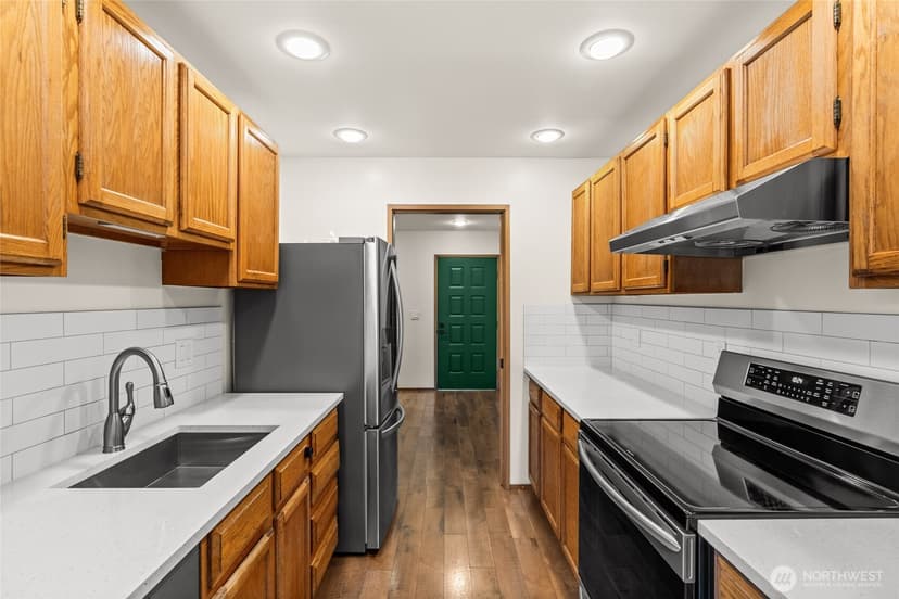 Property photo for 2811 14th W #101, Seattle photo 9