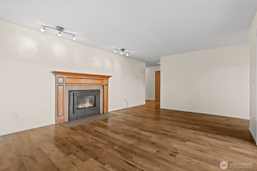 Property photo for 2811 14th W #101, Seattle photo 8