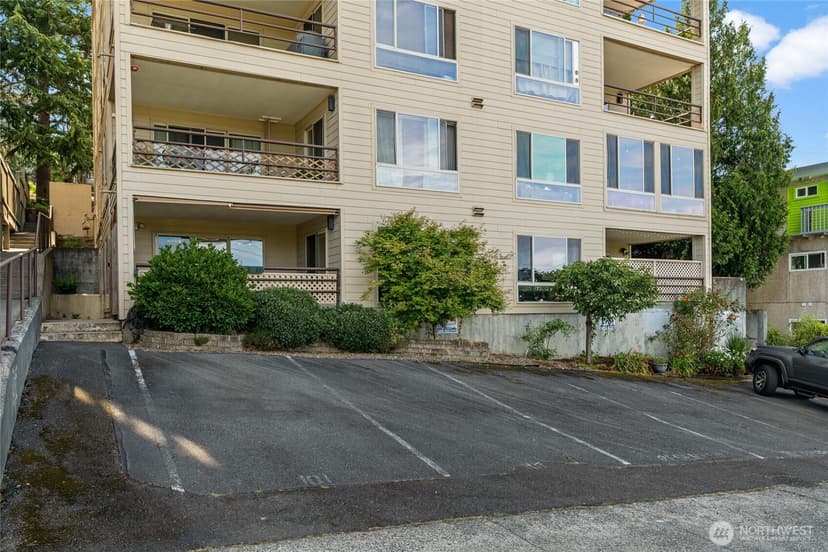 Property photo for 2811 14th W #101, Seattle photo 24