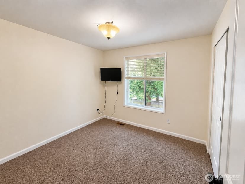 Property photo for 9829 59th Street Ct W, University Place photo 32