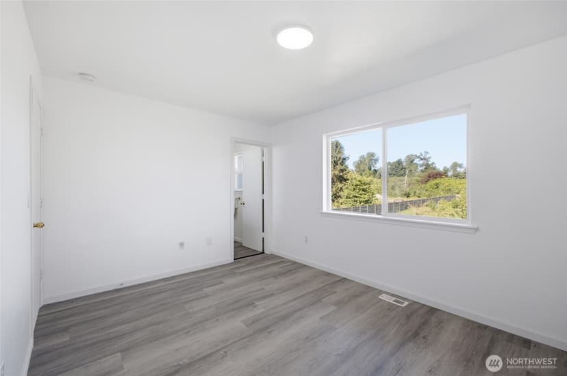 Property photo for 12705 6th Avenue E, Tacoma photo 18