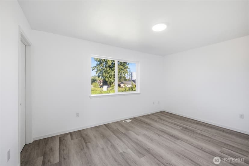 Property photo for 12705 6th Avenue E, Tacoma photo 16