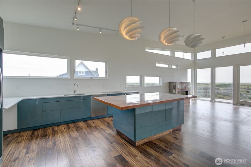 Property photo for 1065 Ocean Shores Boulevard SW, Ocean Shores photo 8