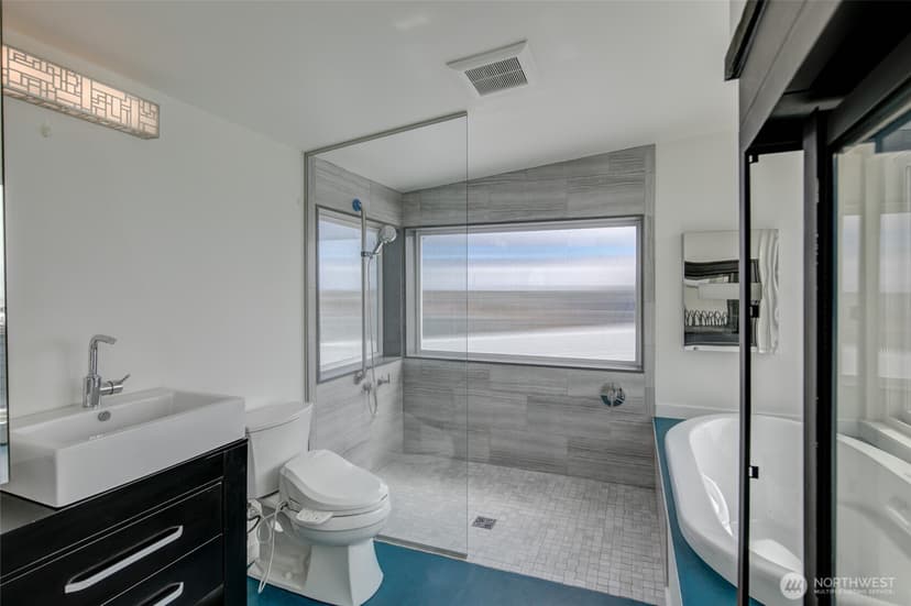 Property photo for 1065 Ocean Shores Boulevard SW, Ocean Shores photo 22
