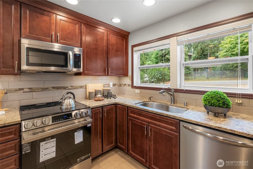 Property photo for 1250 NE 188th Street, Shoreline photo 6