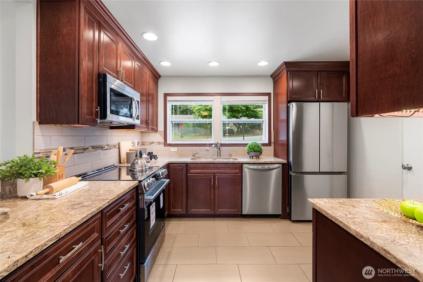 Property photo for 1250 NE 188th Street, Shoreline photo 8