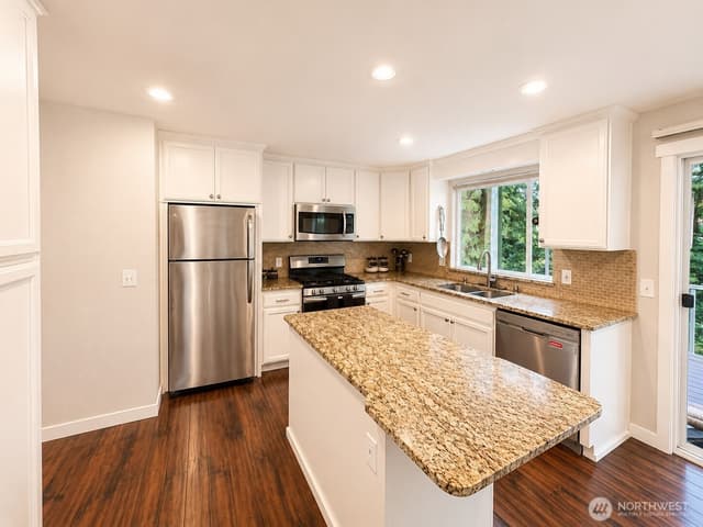 Property photo for 33700 33rd Place SW, Federal Way photo 5