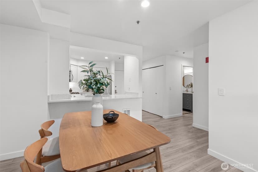 Property photo for 701 Galer Street #505, Seattle photo 9