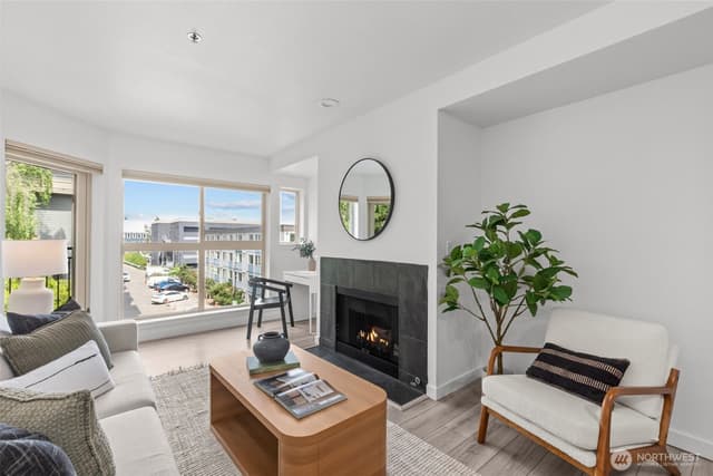 Property photo for 701 Galer Street #505, Seattle photo 4