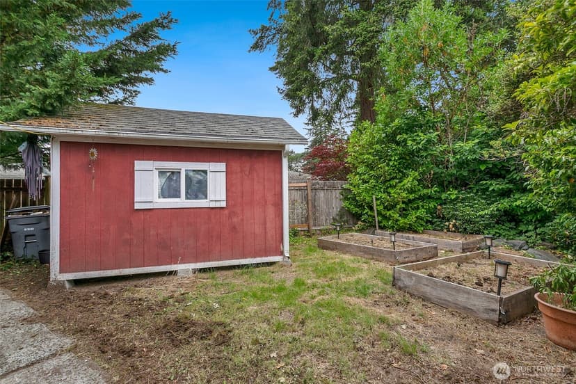 Property photo for 8424 97th Street SW, Lakewood photo 24