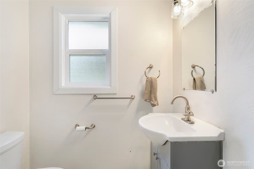 Property photo for 8424 97th Street SW, Lakewood photo 14