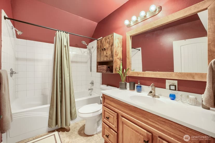 Property photo for 1025 S Donovan Street, Seattle photo 16