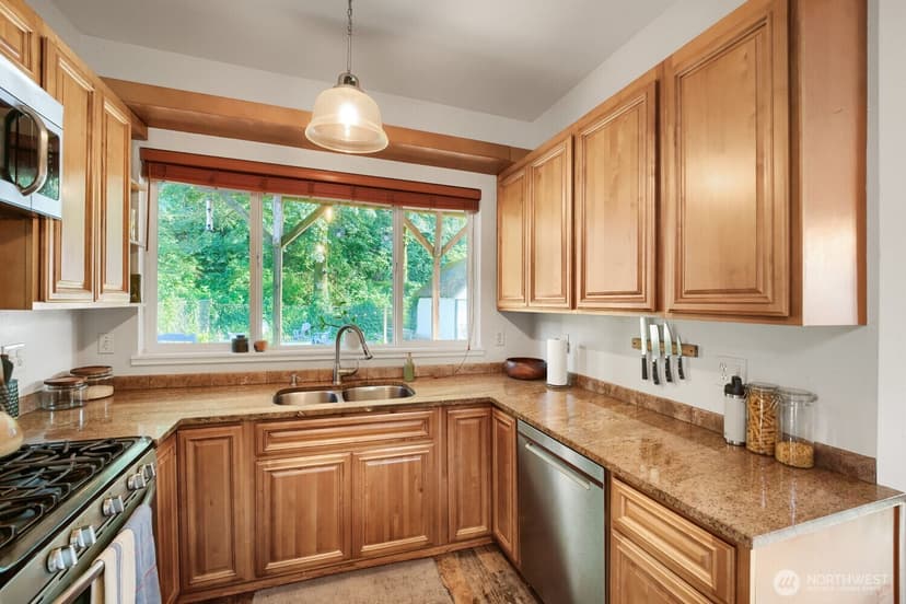 Property photo for 1025 S Donovan Street, Seattle photo 9
