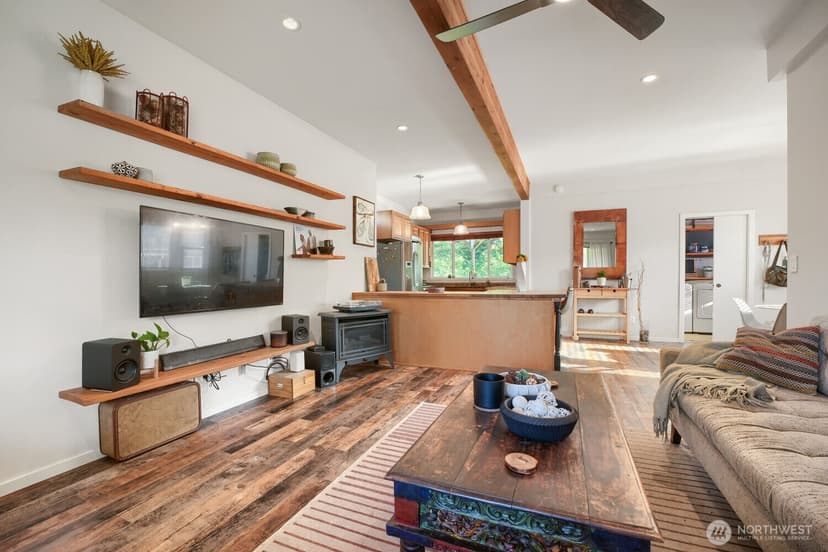 Property photo for 1025 S Donovan Street, Seattle photo 6