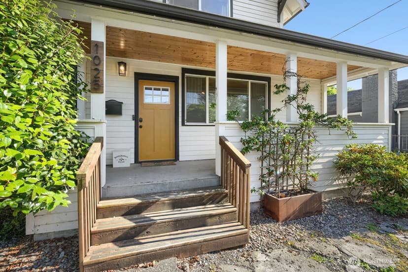 Property photo for 1025 S Donovan Street, Seattle photo 3