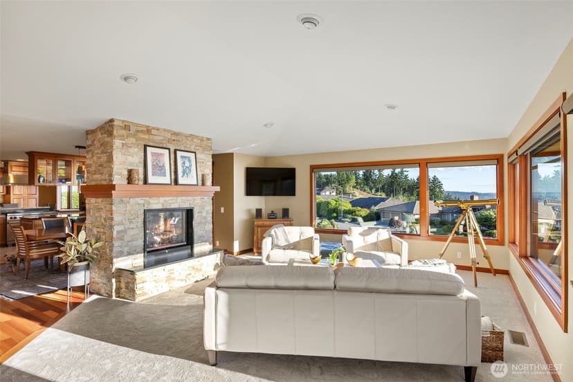 Property photo for 13705 68th Avenue W, Edmonds photo 7