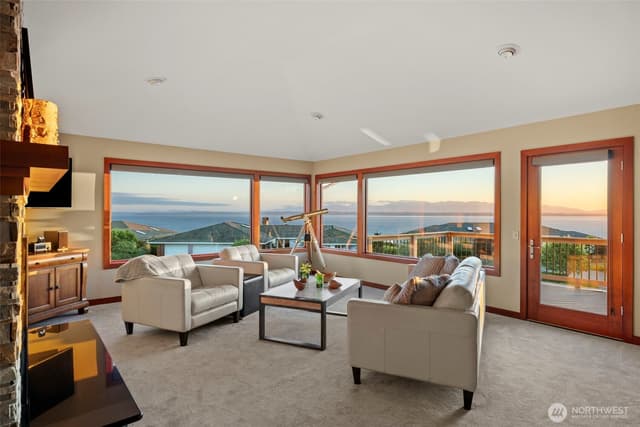 Property photo for 13705 68th Avenue W, Edmonds photo 5
