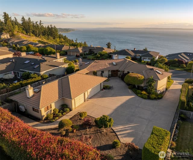 Property photo for 13705 68th Avenue W, Edmonds
