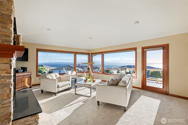 Property photo for 13705 68th Avenue W, Edmonds photo 4