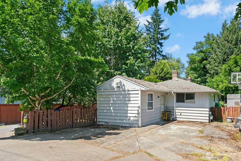 Property photo for 7218 NE 155th Street, Kenmore