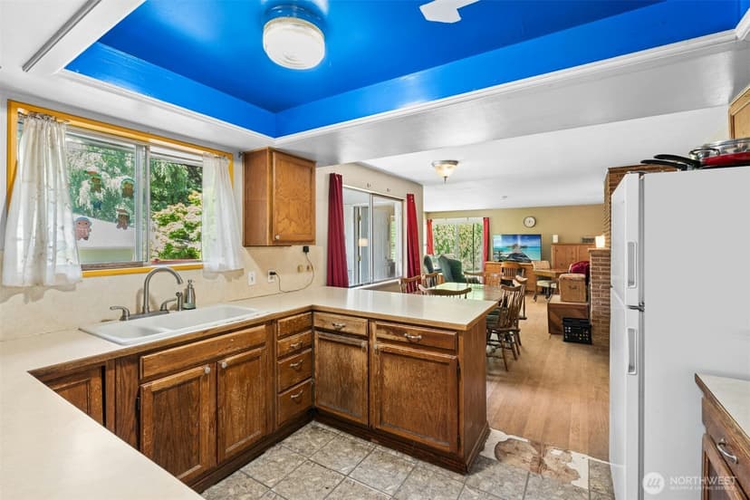 Property photo for 7218 NE 155th Street, Kenmore photo 11