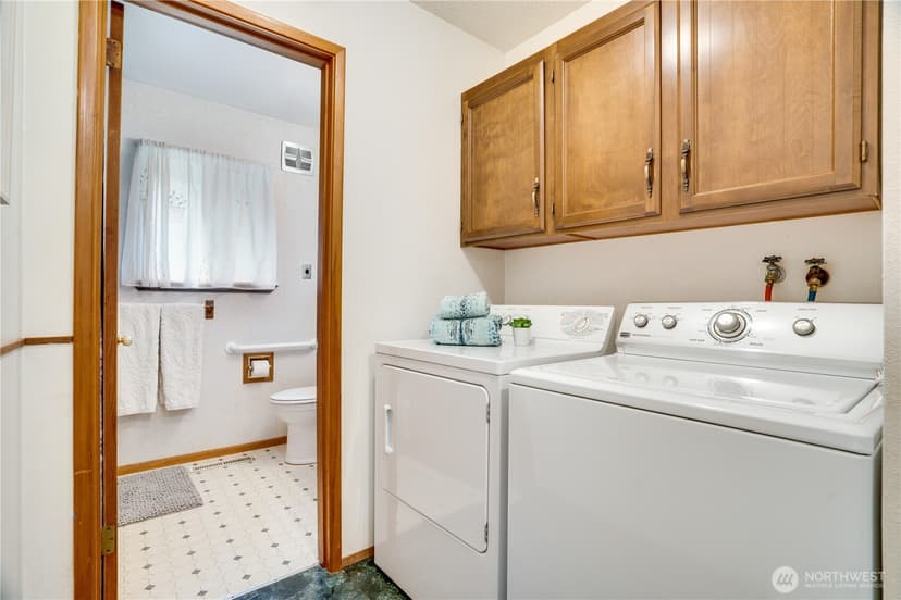 Property photo for 10102 114th Street SW, Lakewood photo 13