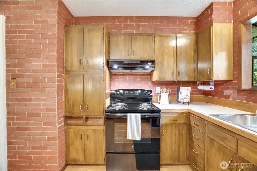 Property photo for 10102 114th Street SW, Lakewood photo 9