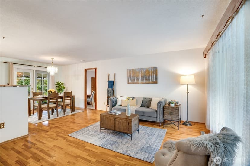 Property photo for 10102 114th Street SW, Lakewood photo 11
