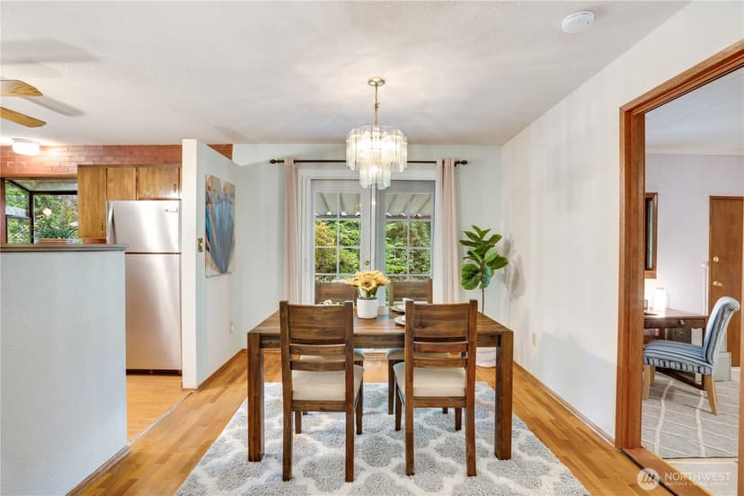 Property photo for 10102 114th Street SW, Lakewood photo 4