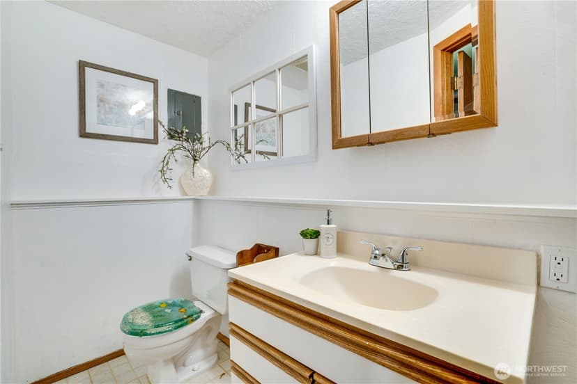 Property photo for 10102 114th Street SW, Lakewood photo 25