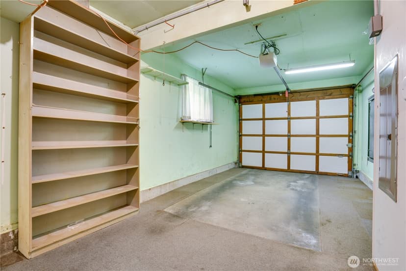 Property photo for 10102 114th Street SW, Lakewood photo 27