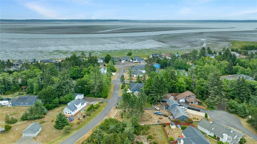 Property photo for 609 Blue Wing Loop SE, Ocean Shores photo 9