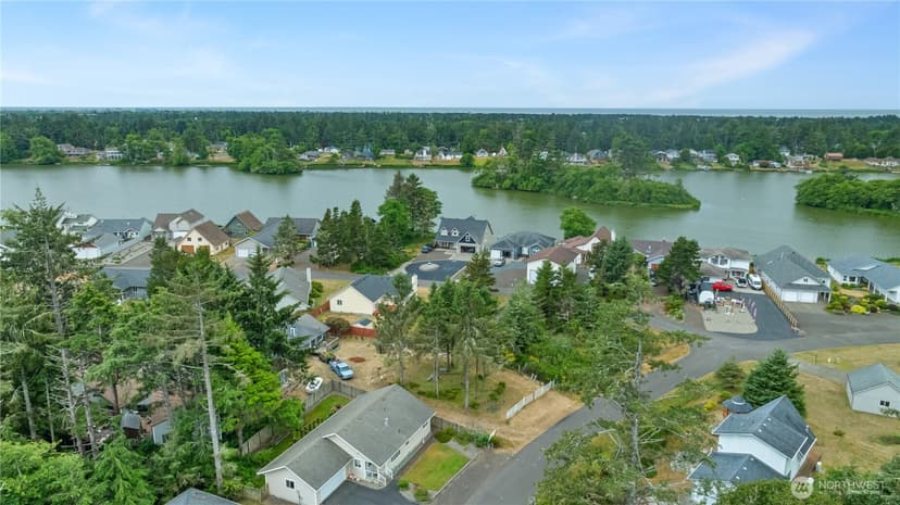 Property photo for 609 Blue Wing Loop SE, Ocean Shores photo 6