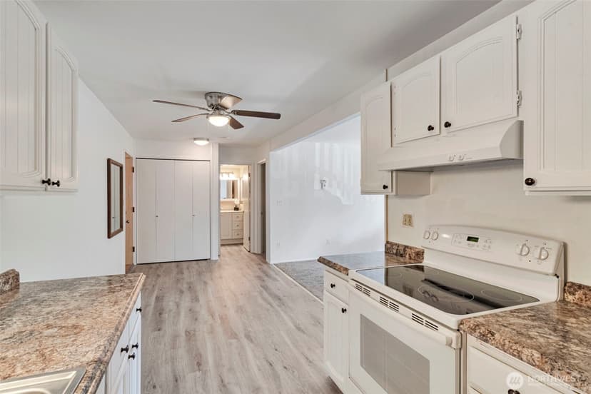 Property photo for 2500 81st Avenue SE #329, Mercer Island photo 9