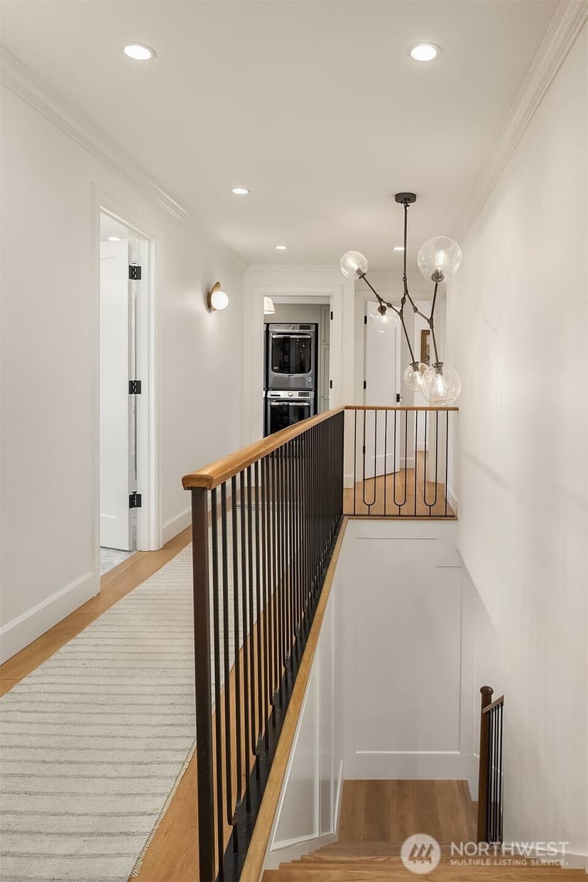 Property photo for 7306 Island Crest Way, Mercer Island photo 17