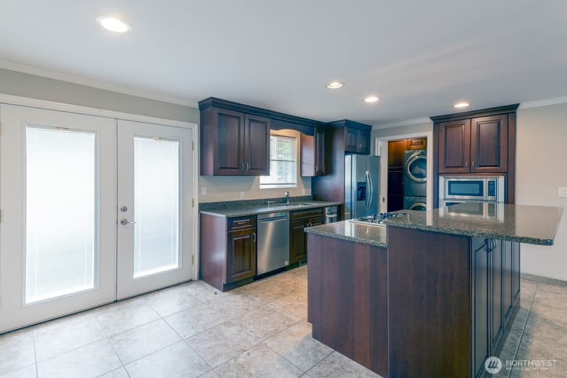 Property photo for 5207 Erlands Point Road NW, Bremerton photo 11