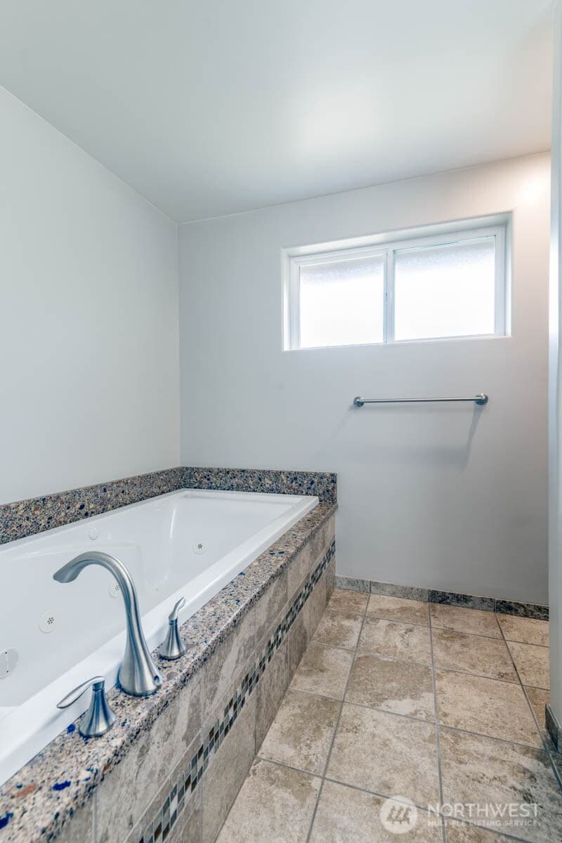 Property photo for 5207 Erlands Point Road NW, Bremerton photo 28