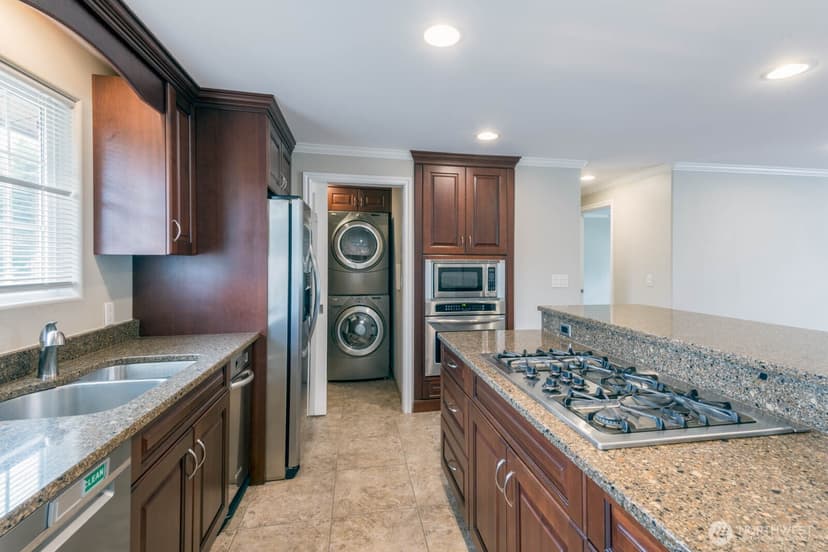 Property photo for 5207 Erlands Point Road NW, Bremerton photo 15