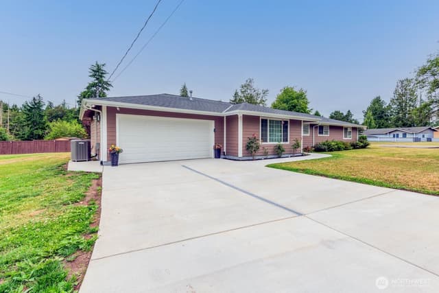 Property photo for 5207 Erlands Point Road NW, Bremerton photo 2