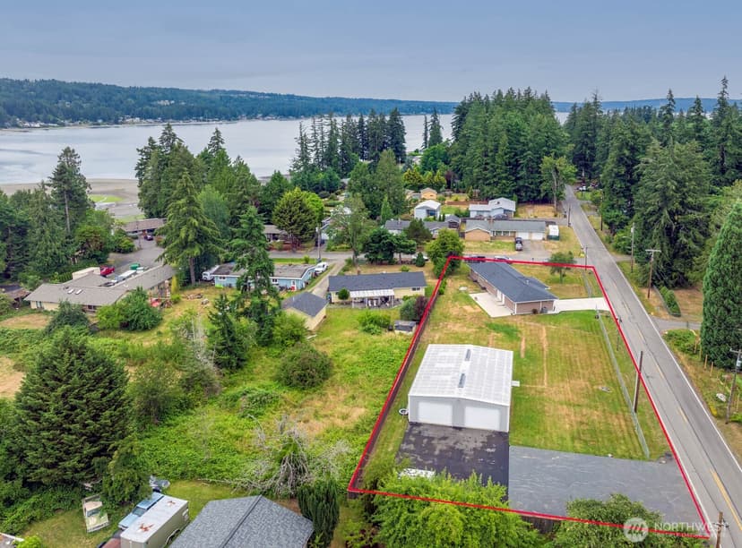 Property photo for 5207 Erlands Point Road NW, Bremerton photo 10