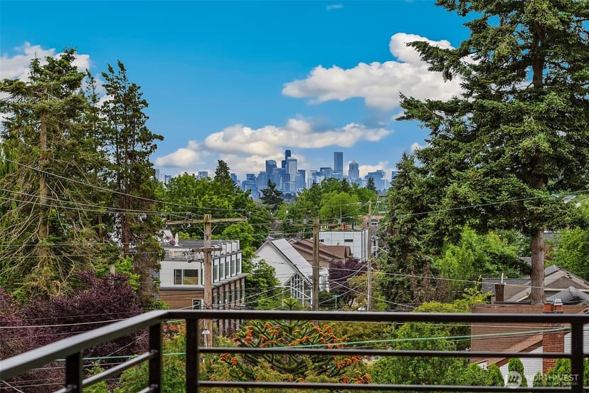 Property photo for 9815 Linden Avenue N, Seattle photo 4
