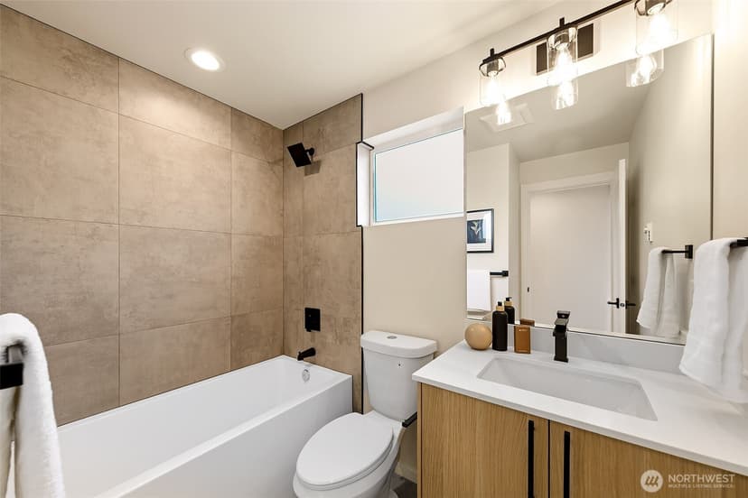 Property photo for 9815 Linden Avenue N, Seattle photo 14