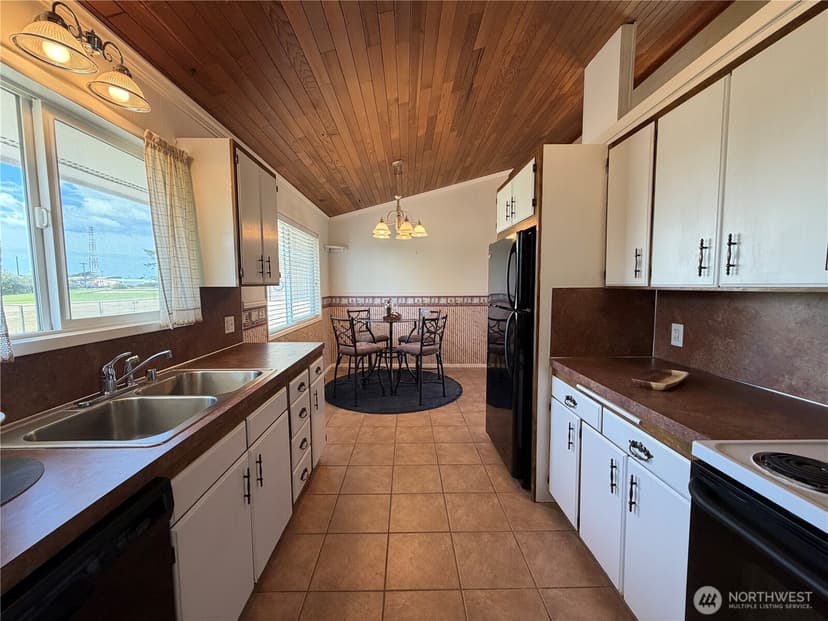 Property photo for 655 Canal Drive NE, Ocean Shores photo 7