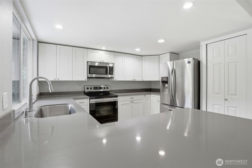 Property photo for 6983 Sunset Avenue NE, Bremerton photo 10