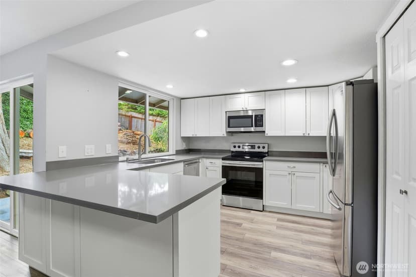 Property photo for 6983 Sunset Avenue NE, Bremerton photo 9