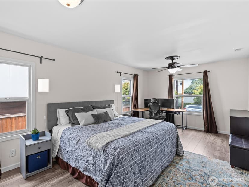 Property photo for 1715 26th Avenue S, Seattle photo 4