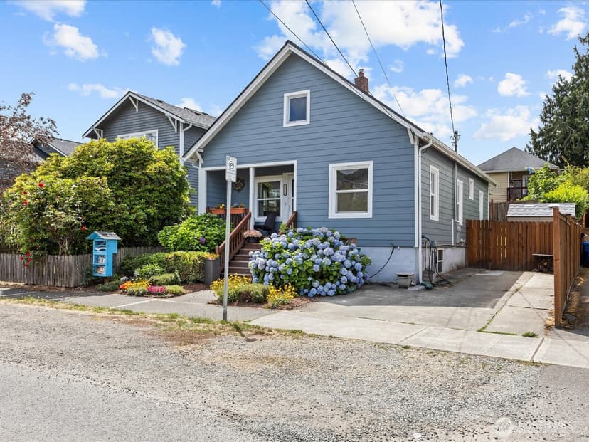 Property photo for 1715 26th Avenue S, Seattle photo 6