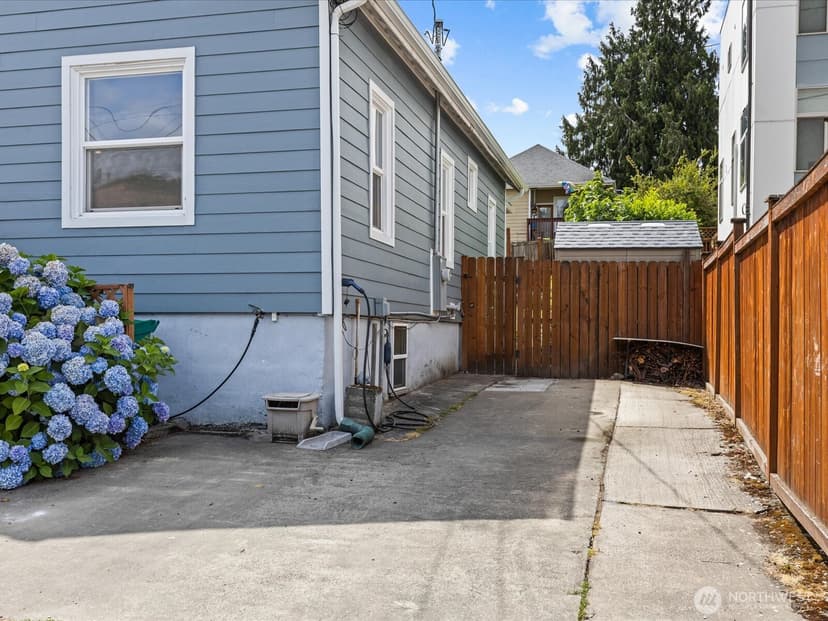 Property photo for 1715 26th Avenue S, Seattle photo 7