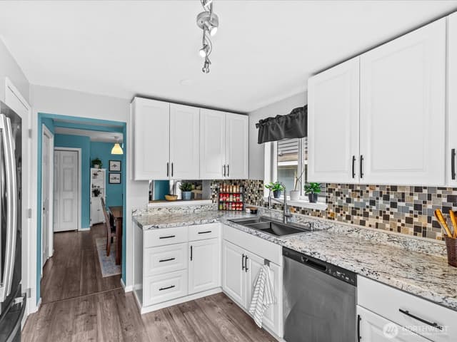 Property photo for 1715 26th Avenue S, Seattle photo 3