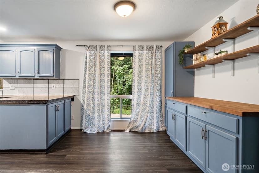 Property photo for 9125 Central Valley Road NE, Bremerton photo 8